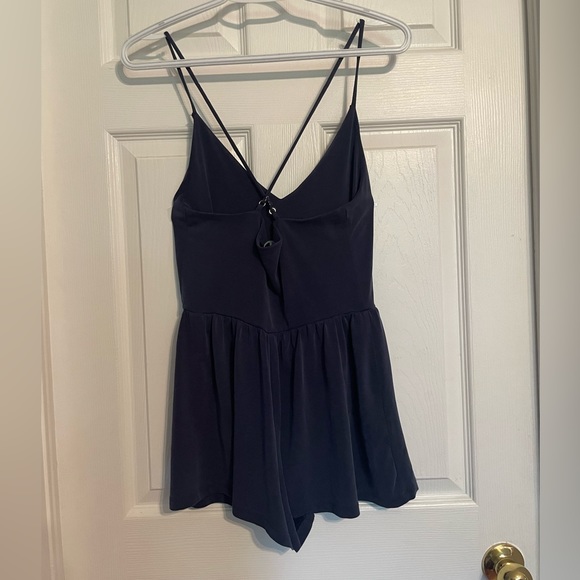Forever 21 romper - Picture 2 of 8
